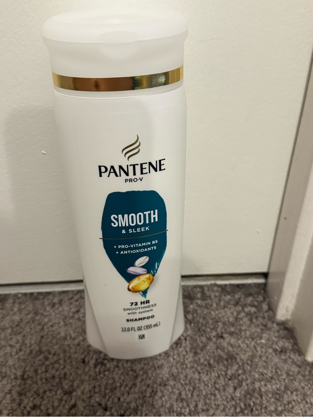 Pantene Smooth & Sleek Shampoo - White Bottle with Teal Label